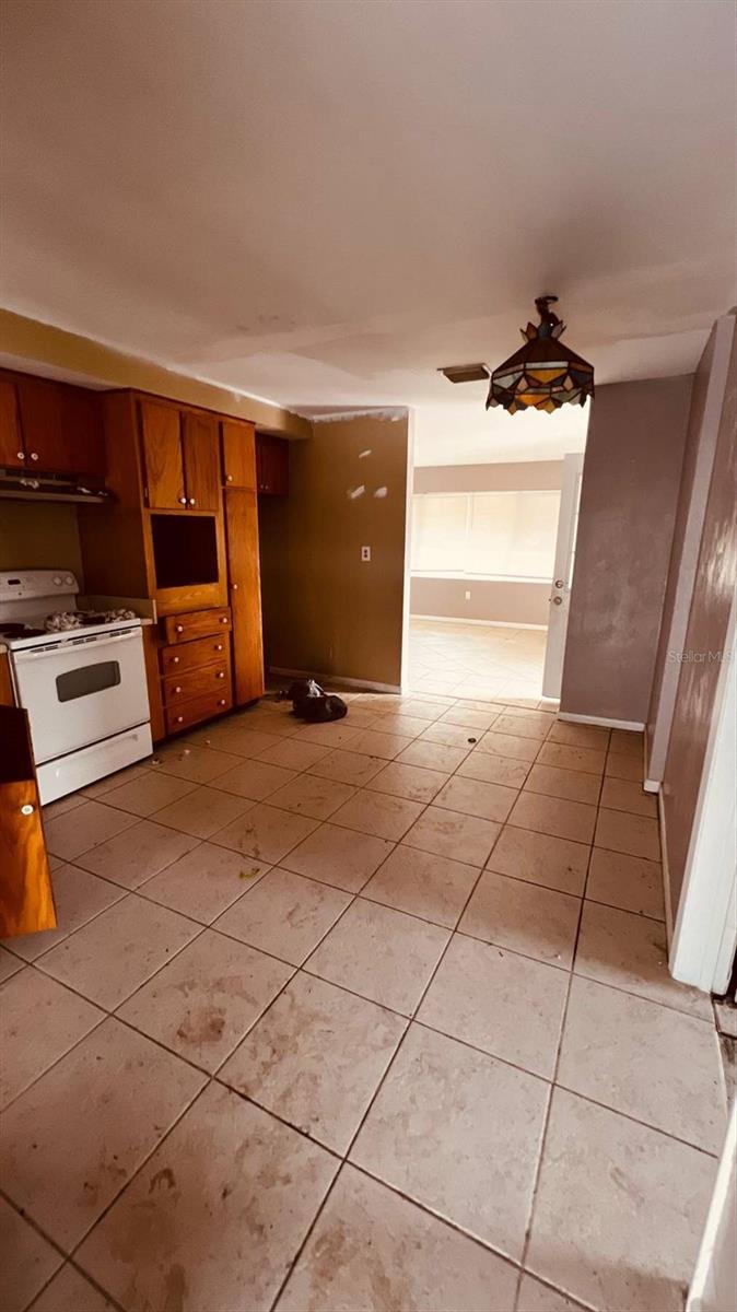 RAINBOW LAKES ESTATE - Residential