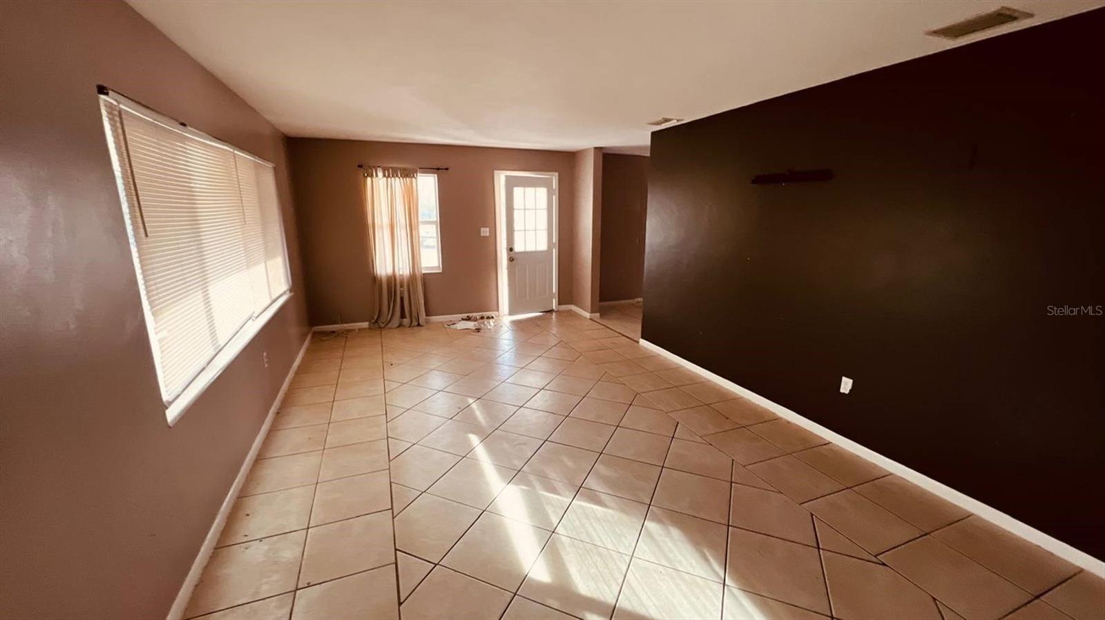 RAINBOW LAKES ESTATE - Residential