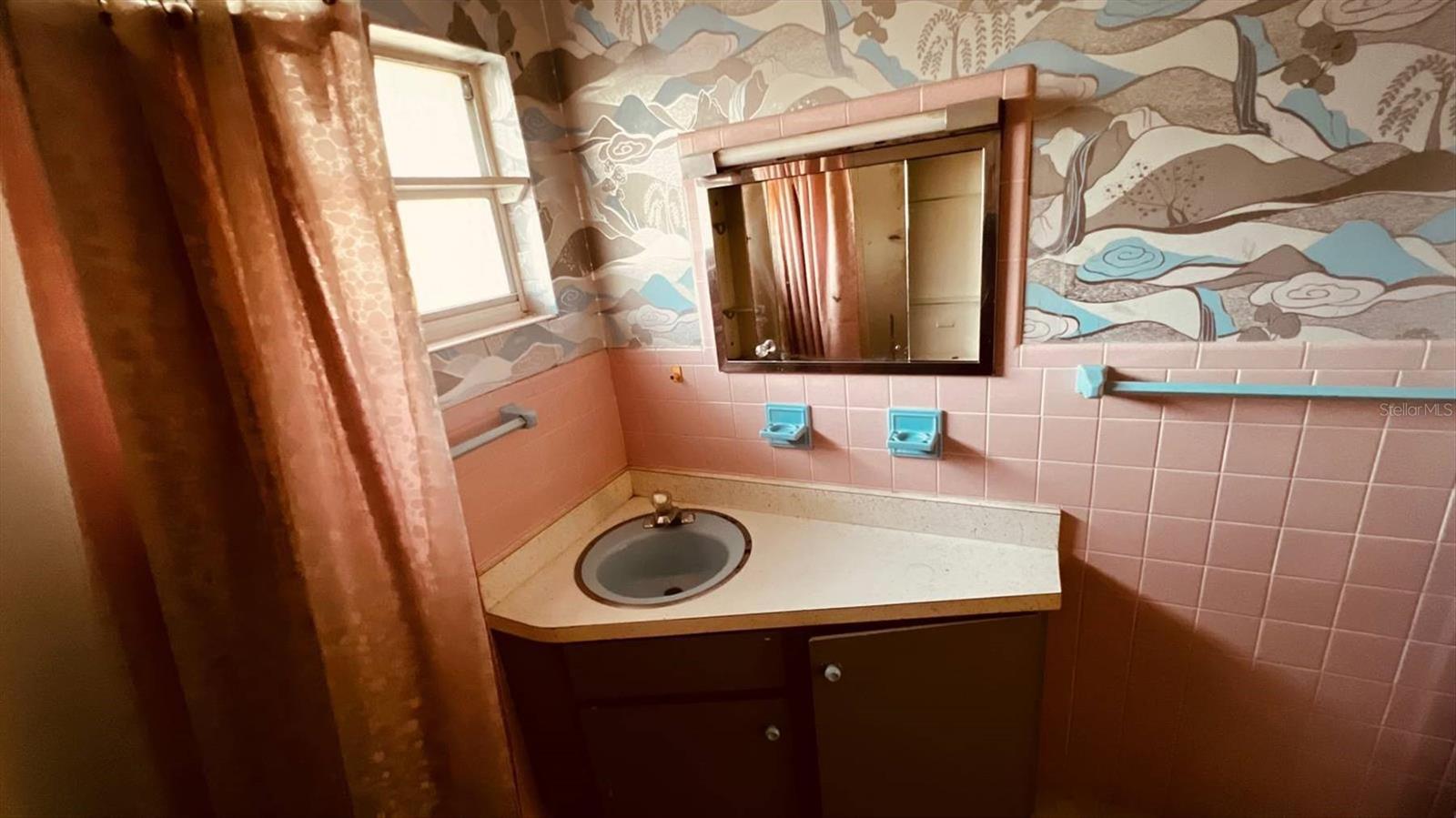 RAINBOW LAKES ESTATE - Residential