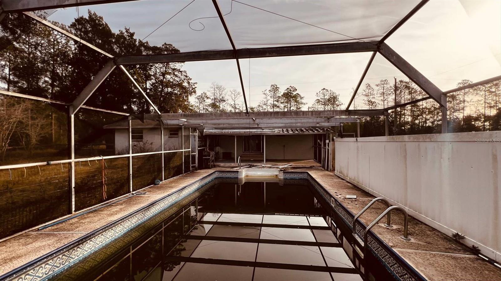 RAINBOW LAKES ESTATE - Residential