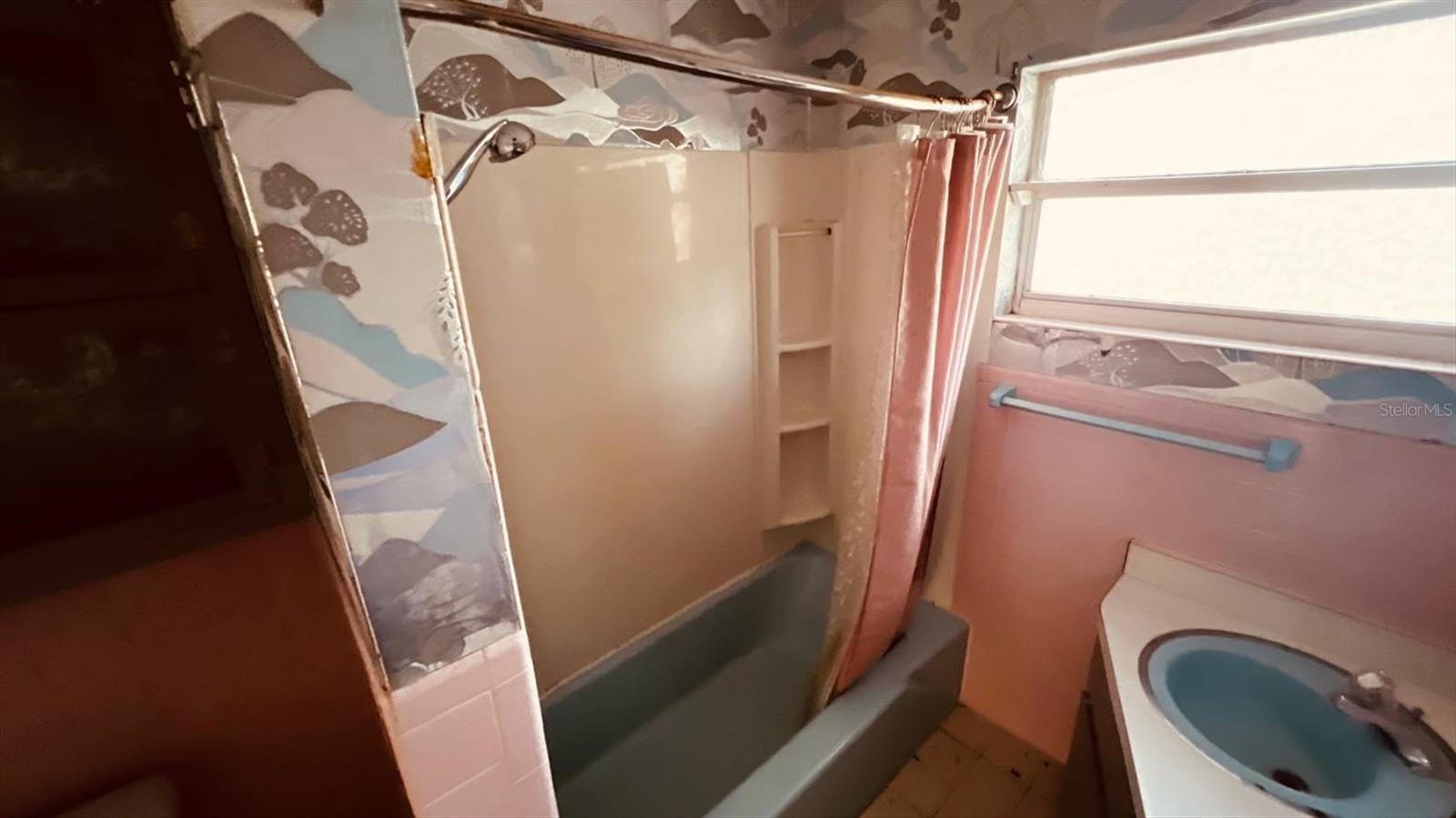 RAINBOW LAKES ESTATE - Residential