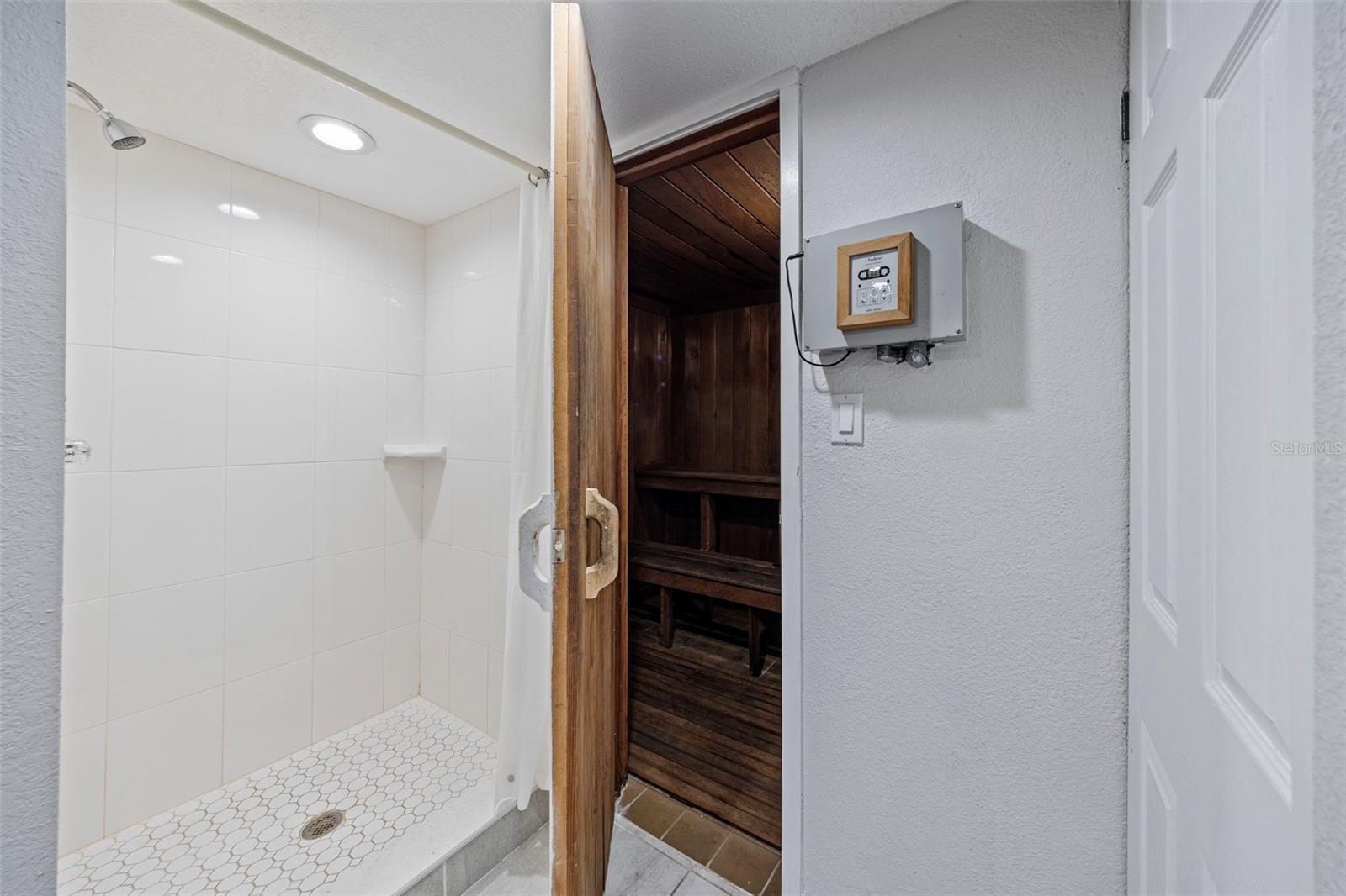 THE PINNACLE APTS A CONDO - Residential