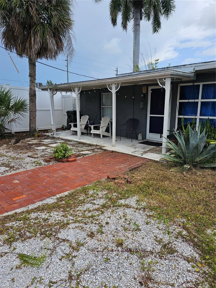 105 W COLONIA LANE W