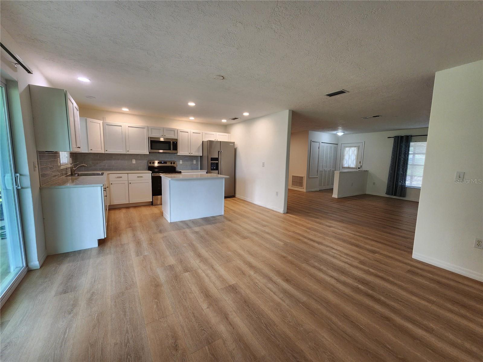 CENTER GATE WOODS - Residential