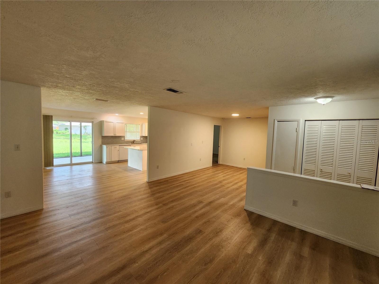 CENTER GATE WOODS - Residential