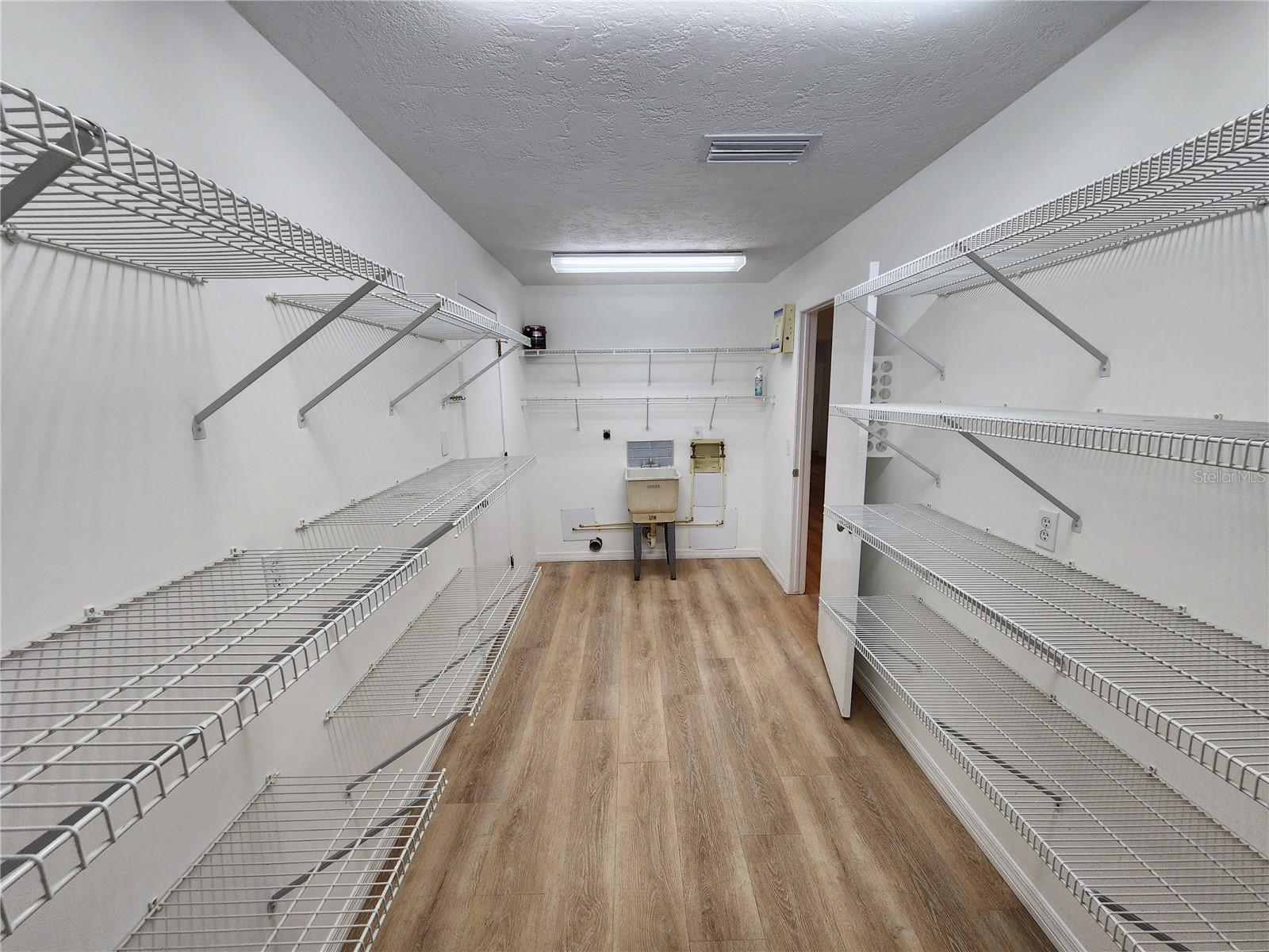 CENTER GATE WOODS - Residential