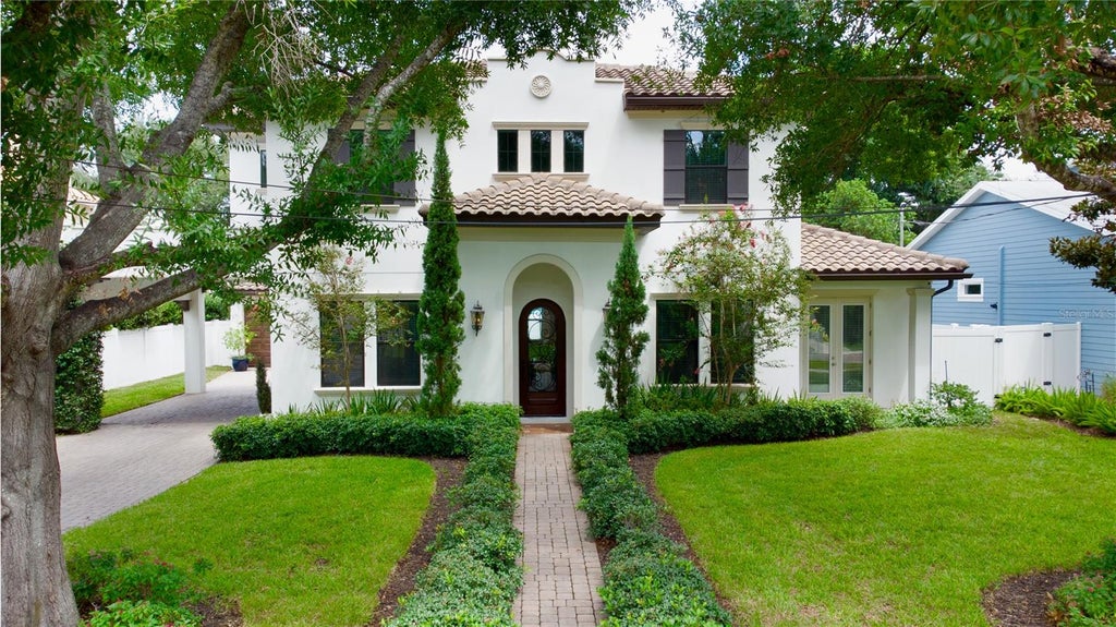 Photo of 3917 W San Luis Street, Tampa, FL 33629 (MLS # TB8542333)