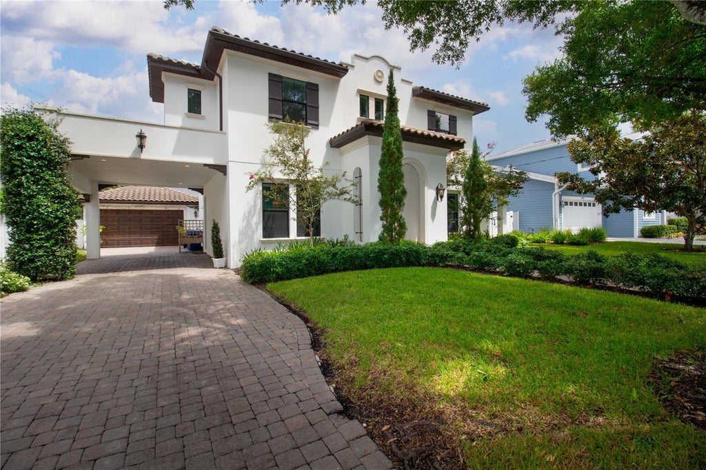 Photo of 3917 W San Luis Street, Tampa, FL 33629 (MLS # TB8542333)