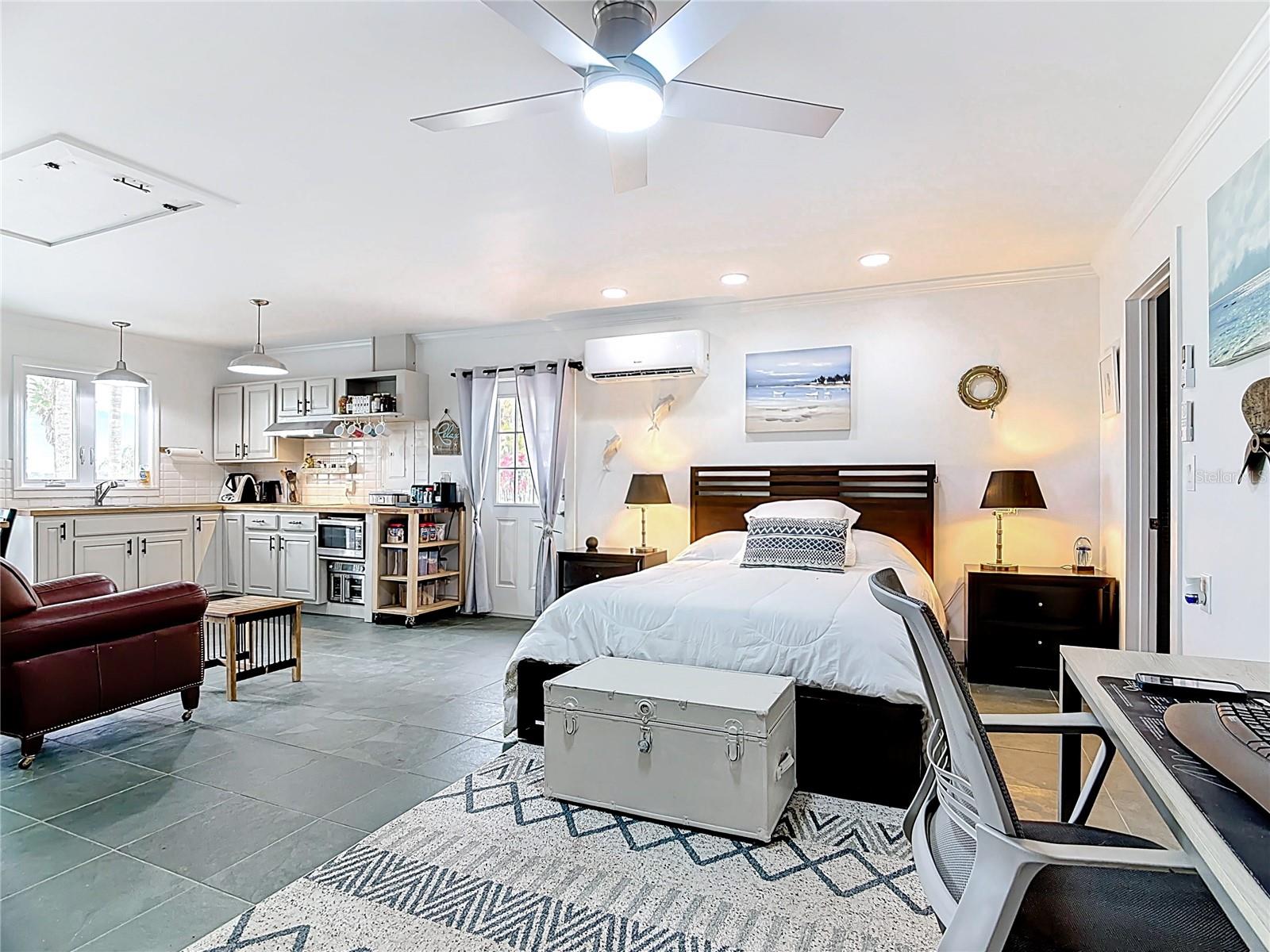 HALL ESTATE - Residential