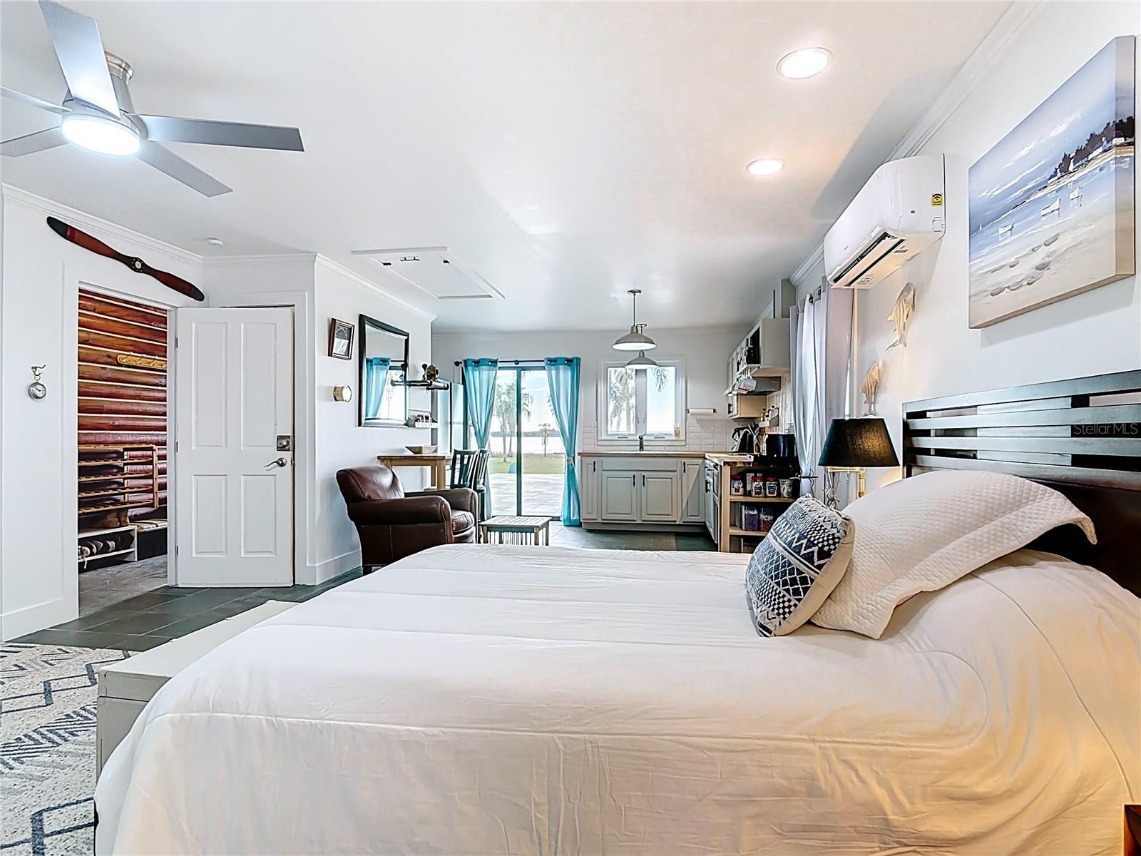 HALL ESTATE - Residential