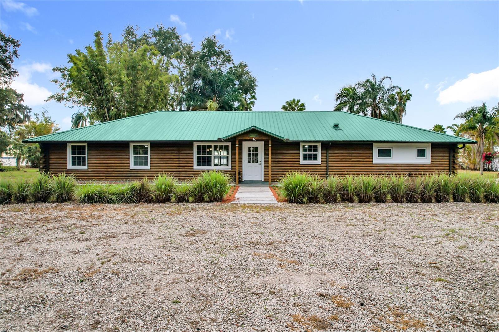 HALL ESTATE - Residential