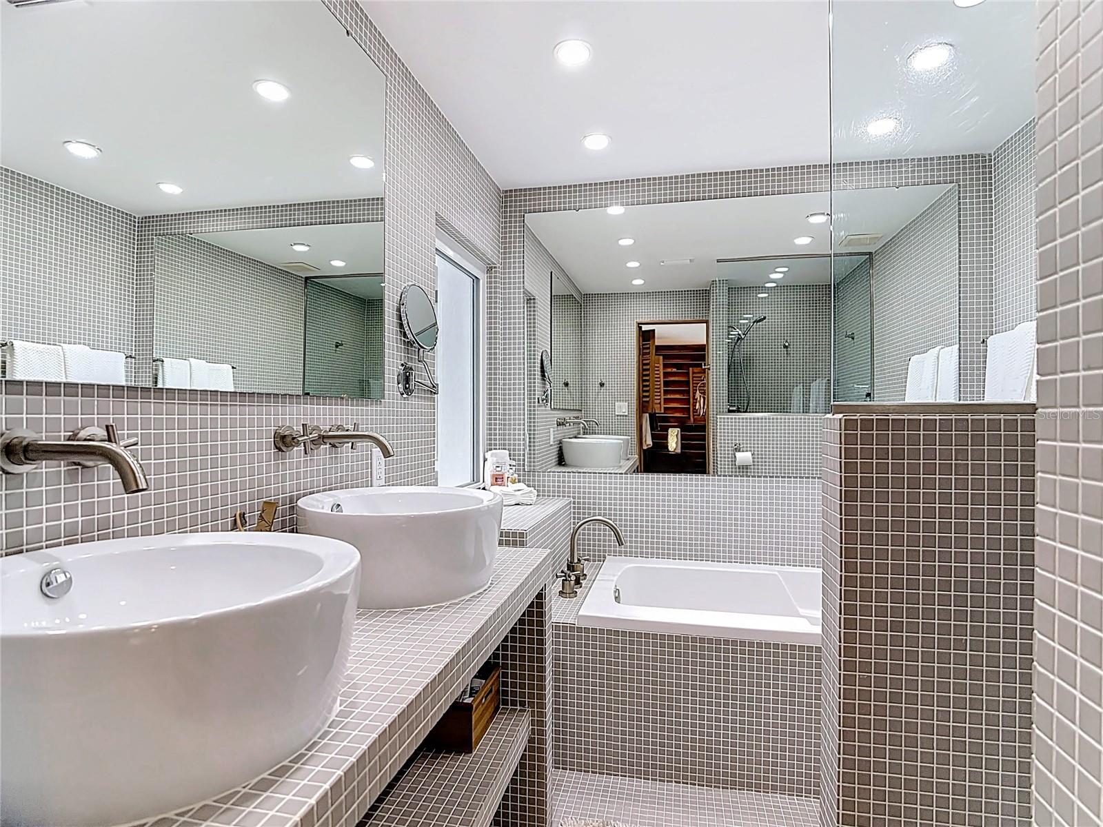 HALL ESTATE - Residential