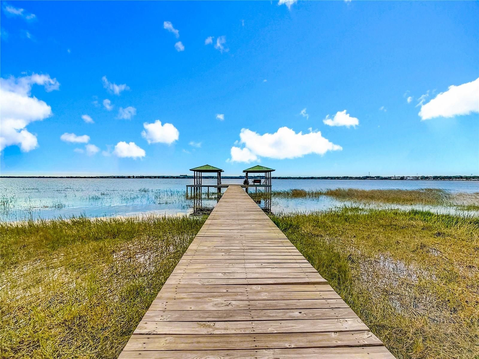 HALL ESTATE - Residential