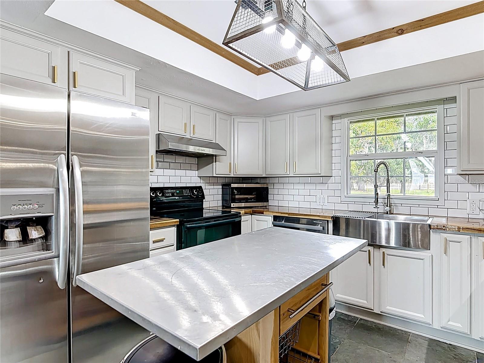 HALL ESTATE - Residential