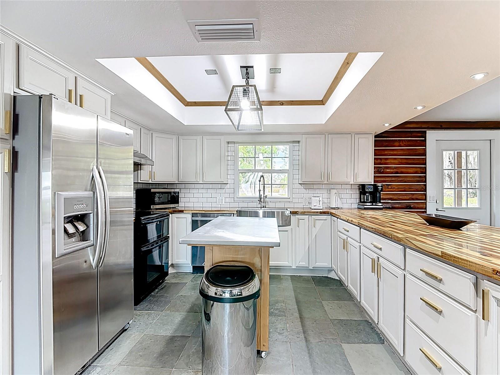 HALL ESTATE - Residential