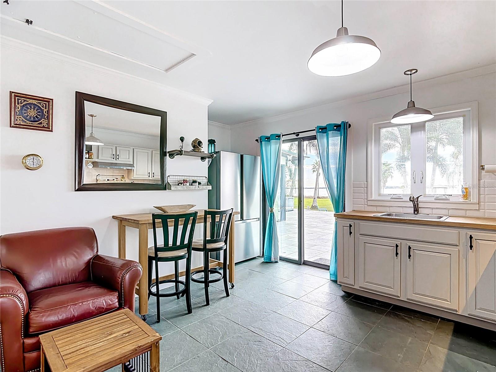 HALL ESTATE - Residential