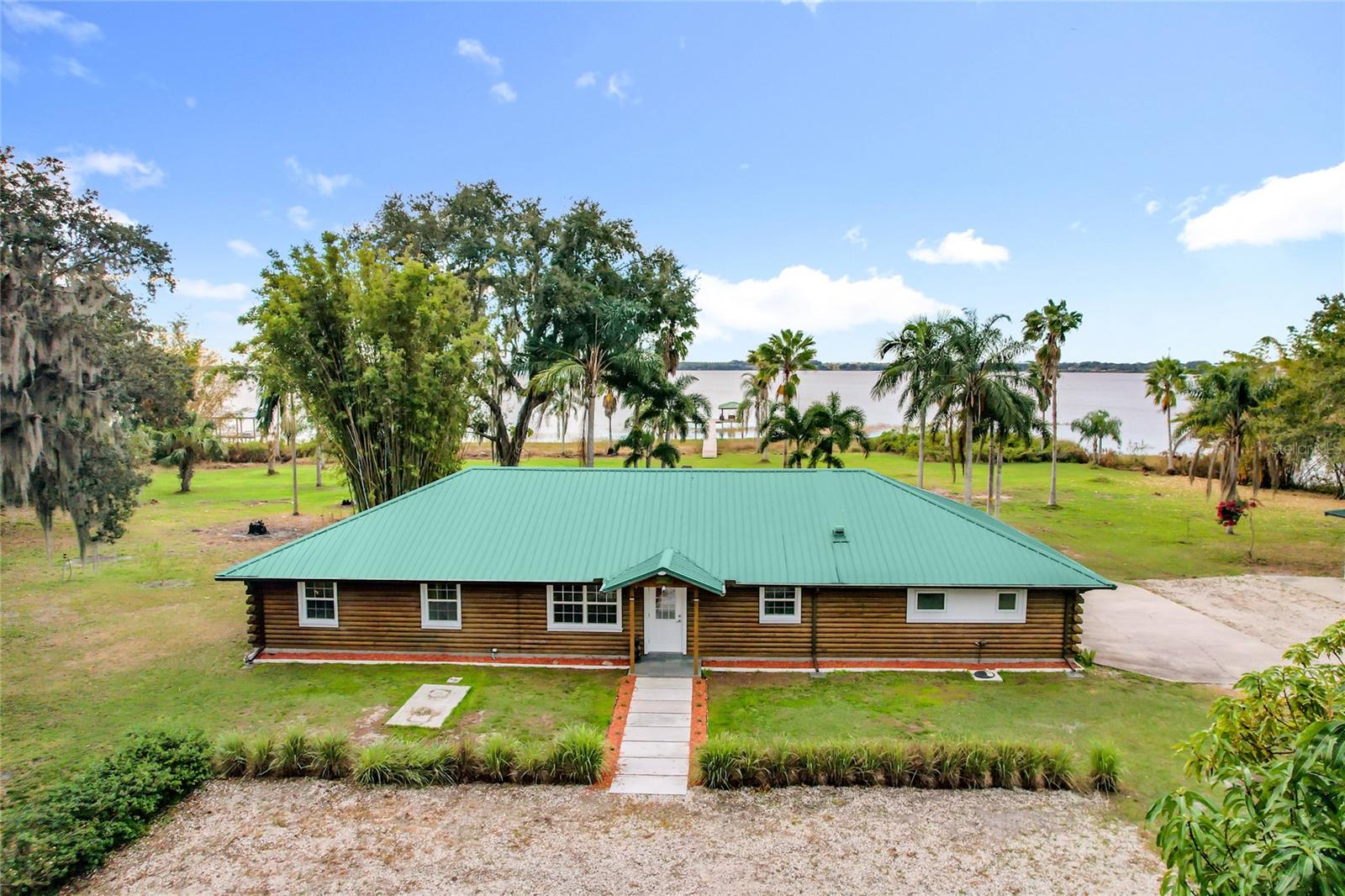 HALL ESTATE - Residential