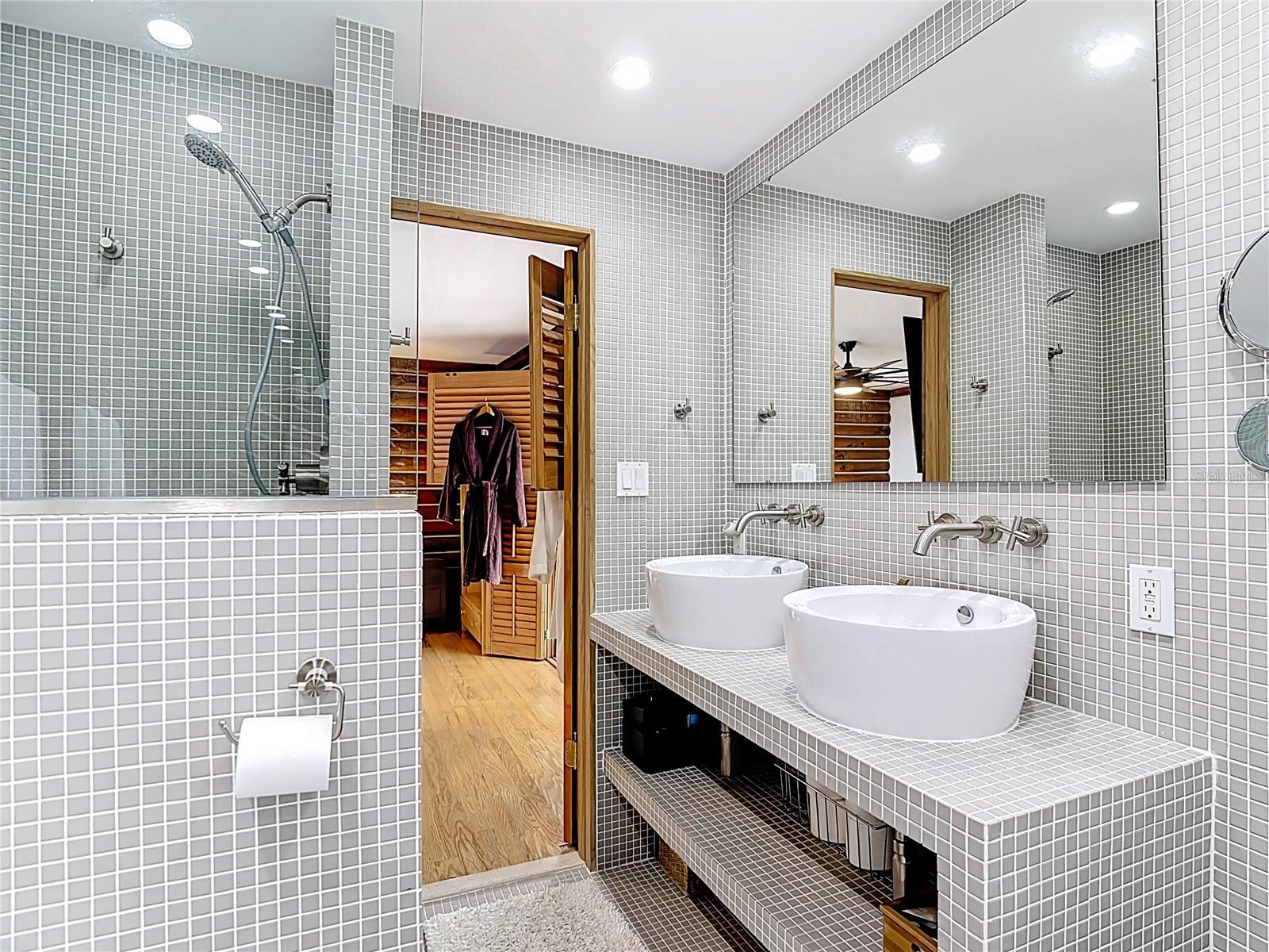 HALL ESTATE - Residential