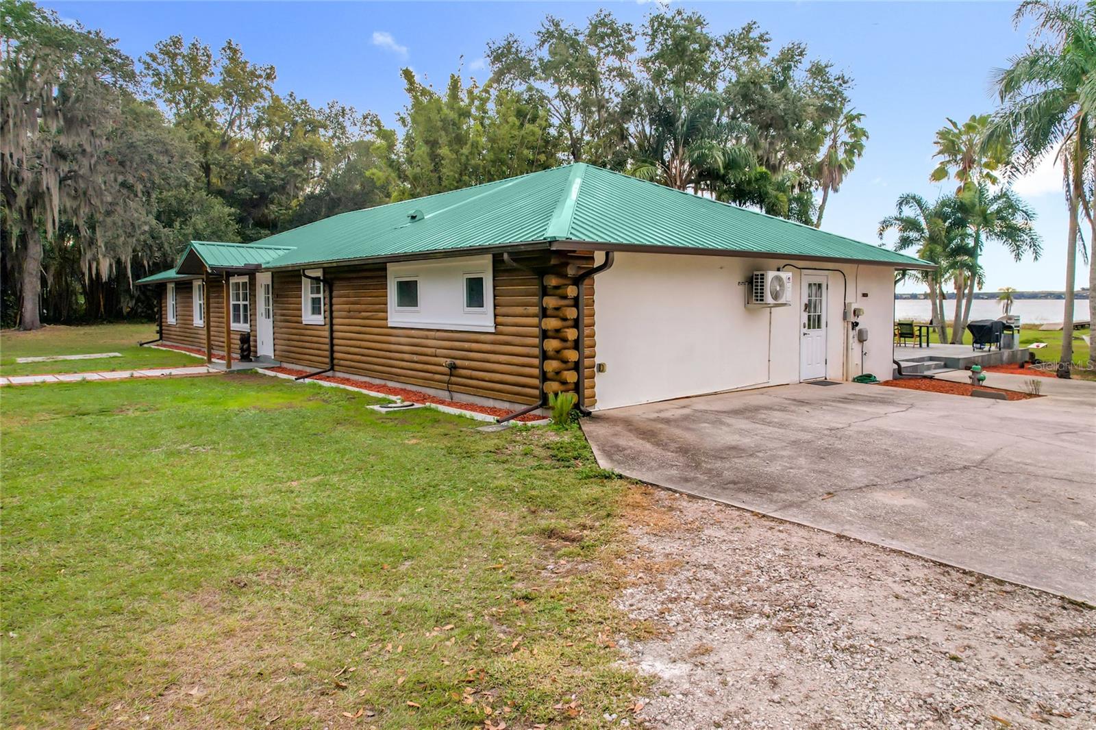 HALL ESTATE - Residential