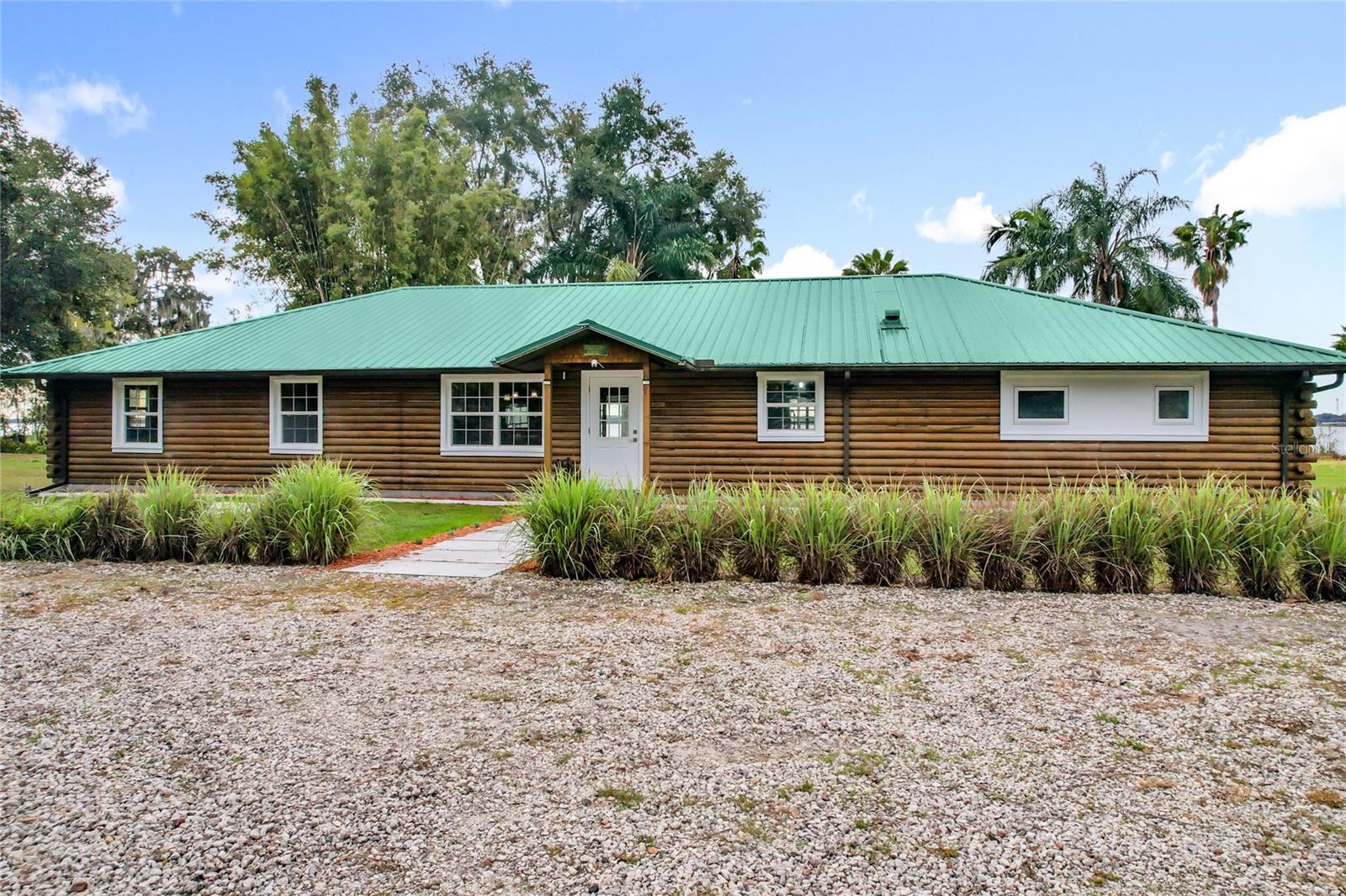 HALL ESTATE - Residential