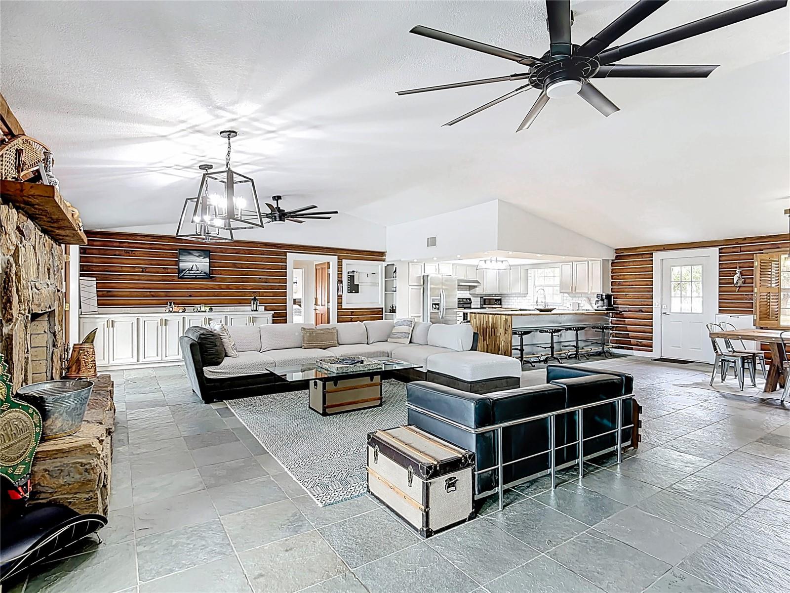 HALL ESTATE - Residential