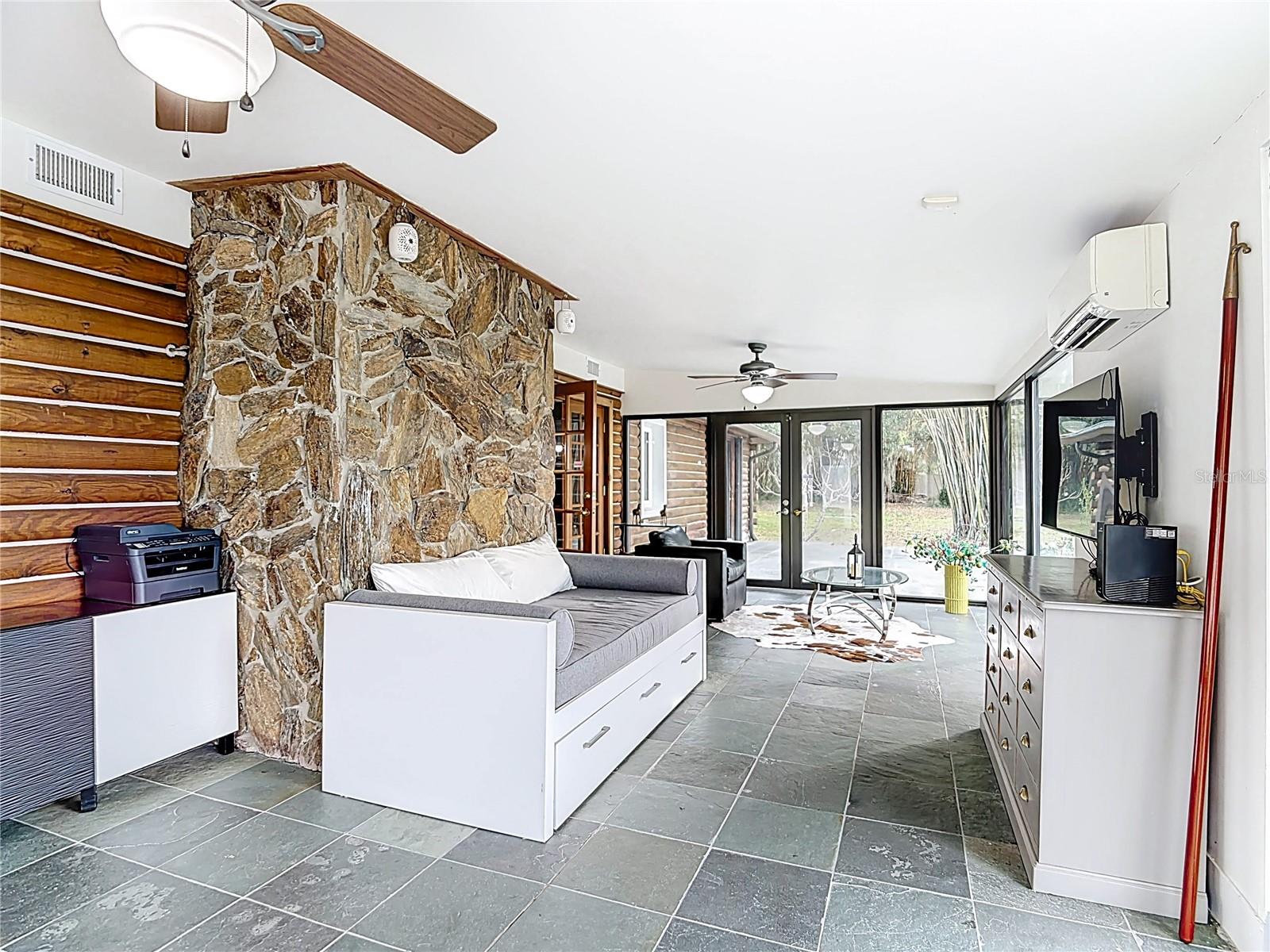 HALL ESTATE - Residential