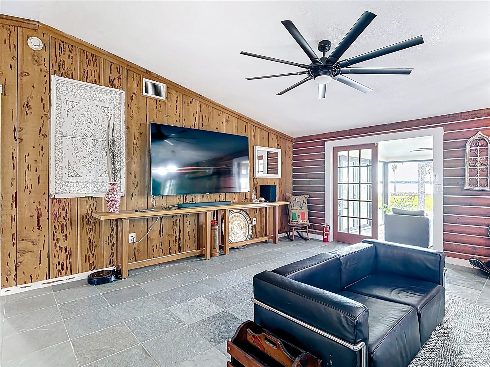 HALL ESTATE - Residential