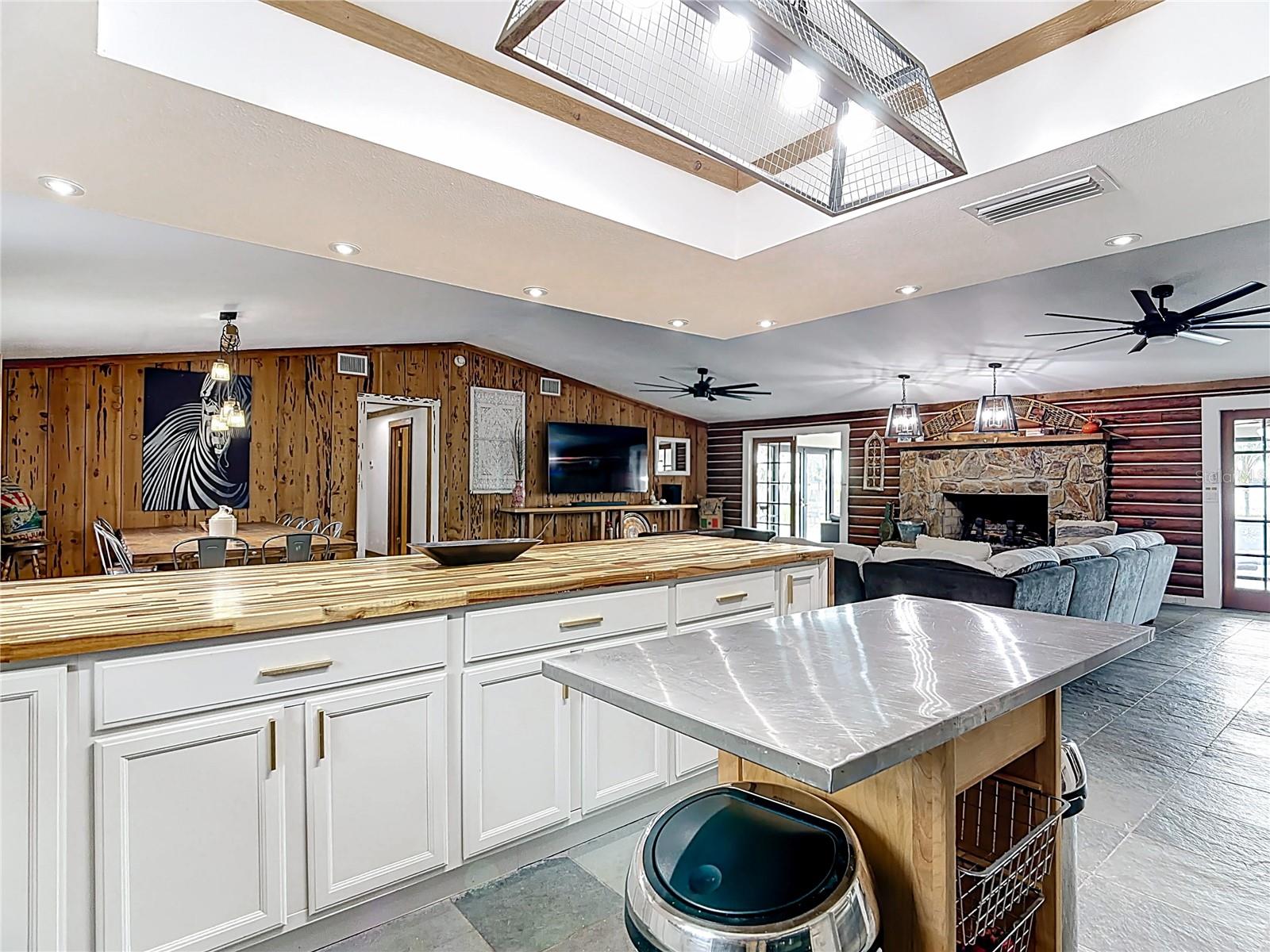 HALL ESTATE - Residential