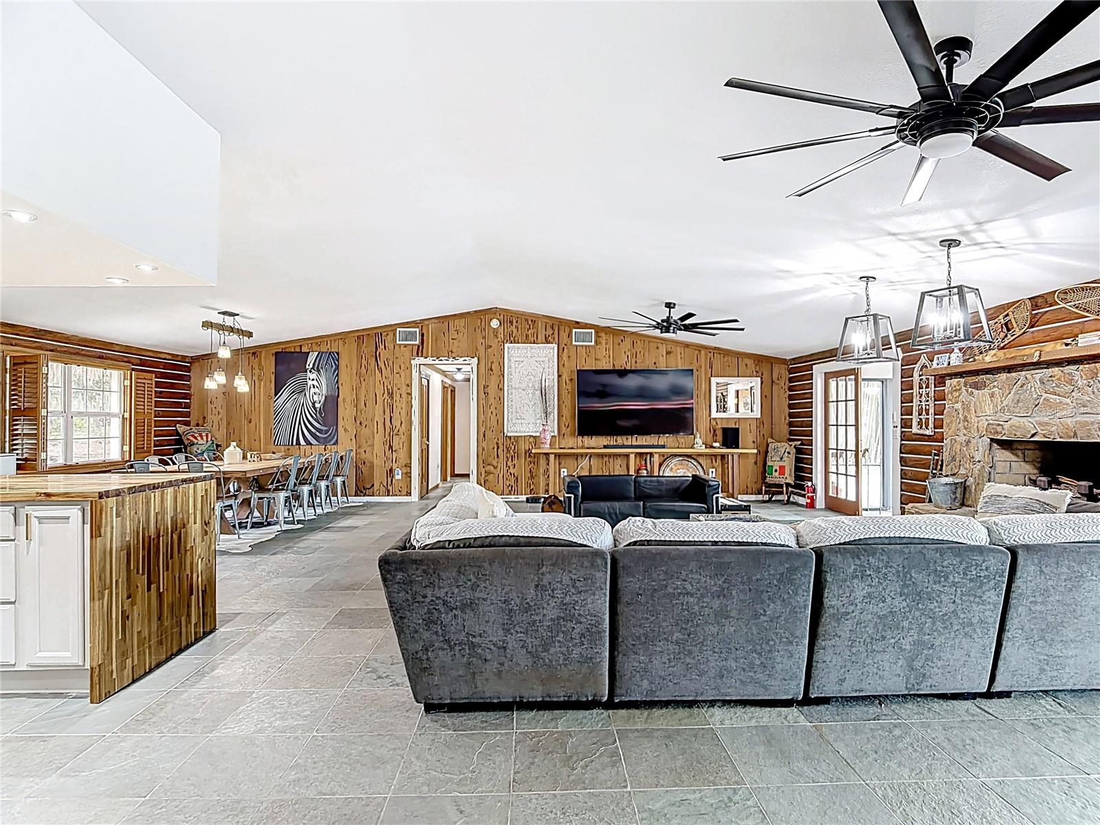 HALL ESTATE - Residential