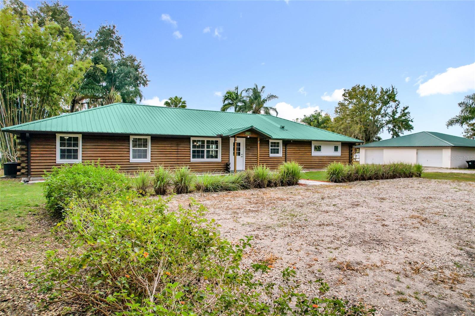 HALL ESTATE - Residential