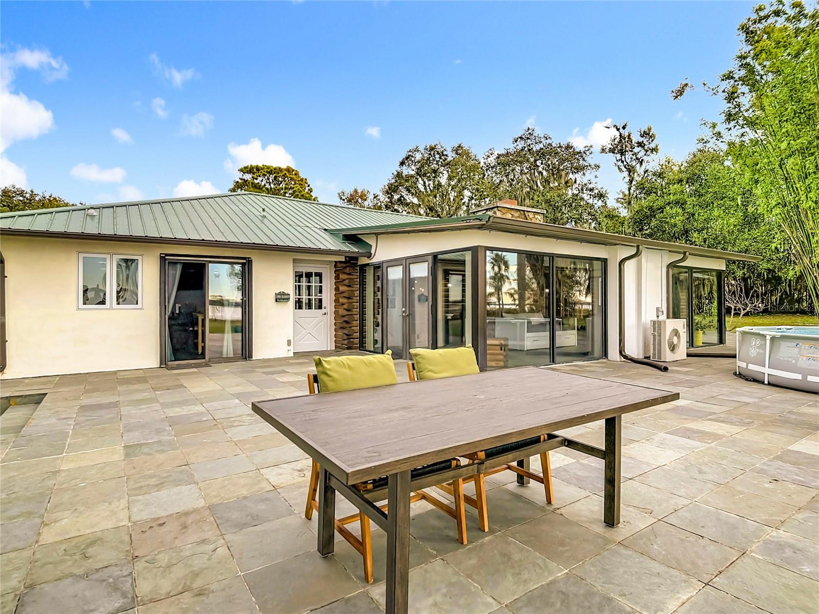 HALL ESTATE - Residential