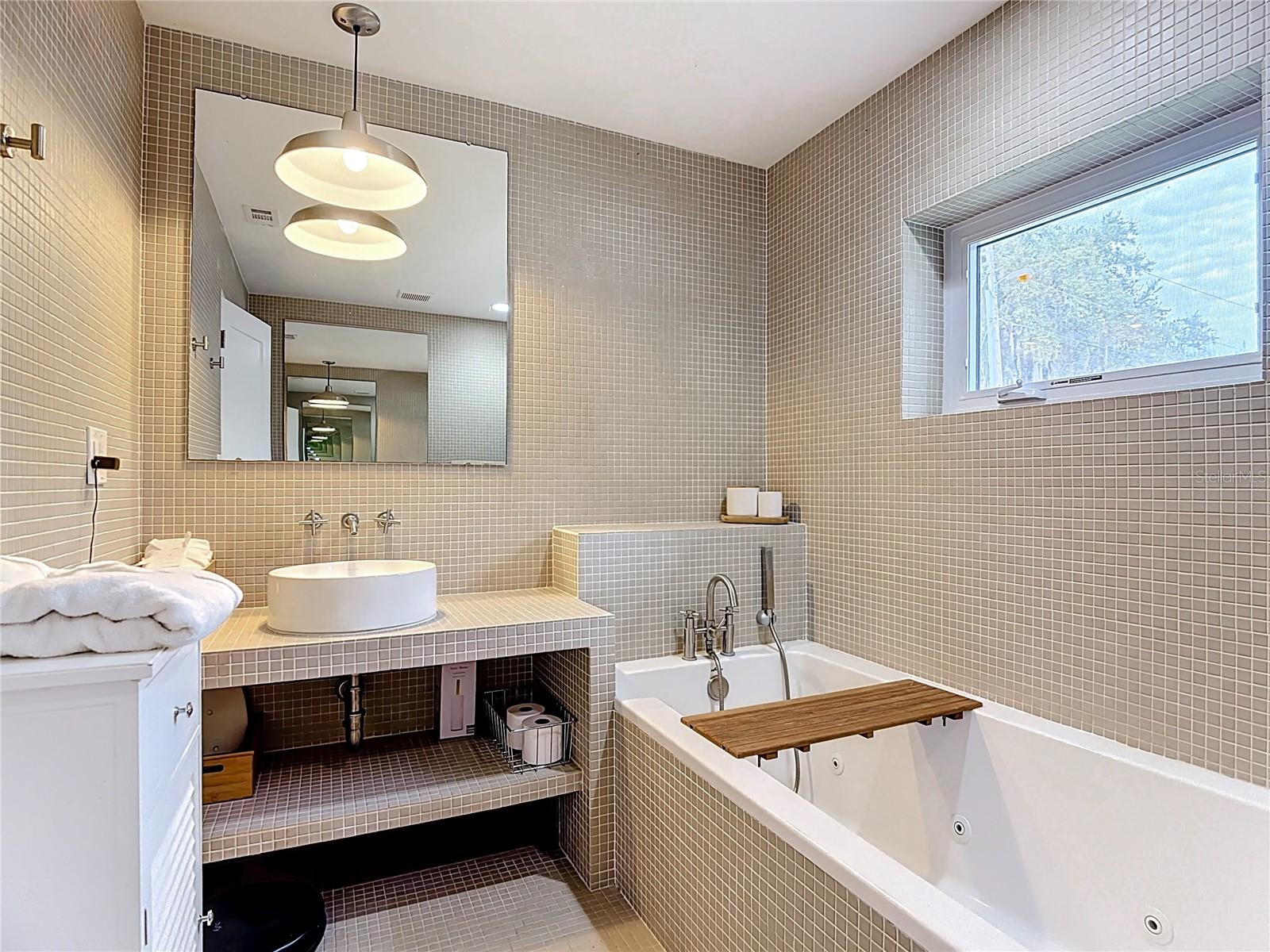 HALL ESTATE - Residential