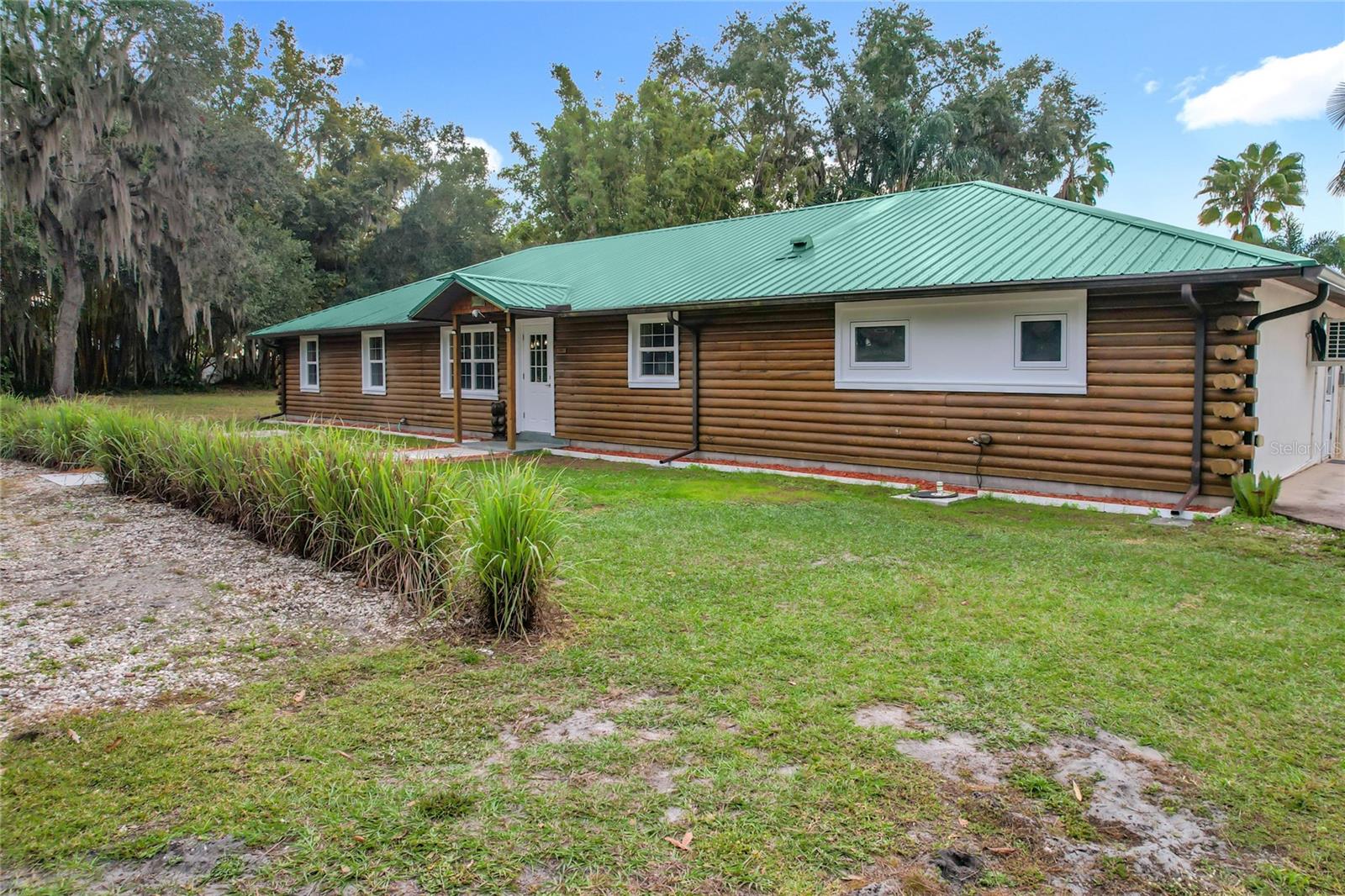 HALL ESTATE - Residential