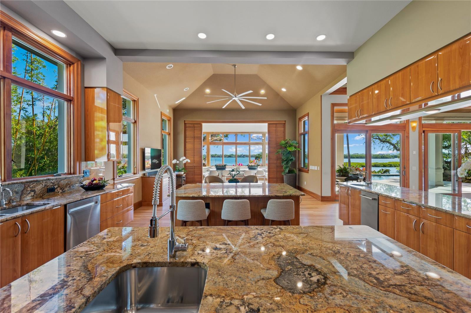 HIDDEN HARBOR - Residential
