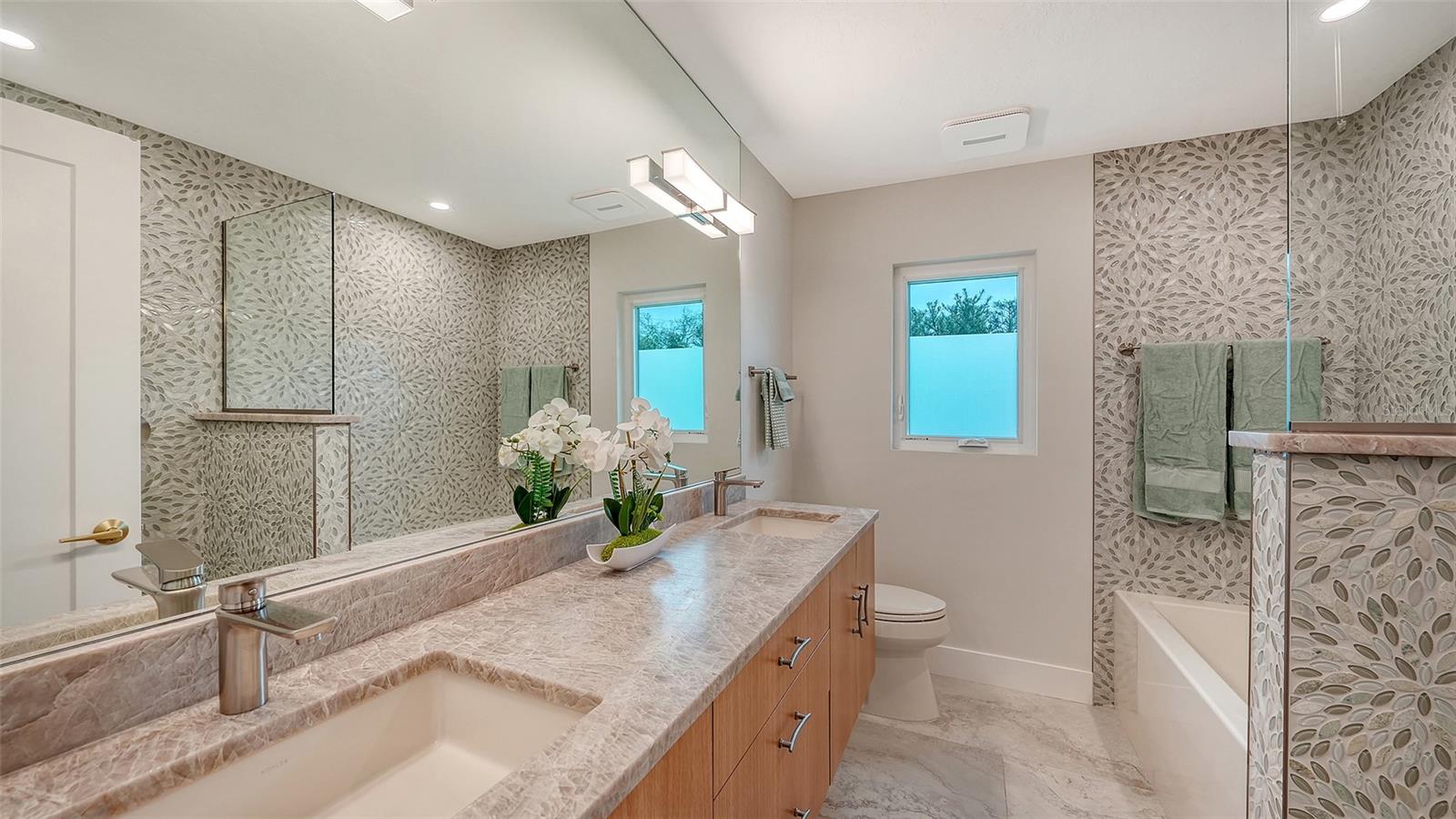 FOREST LAKES CNTRY CLUB ESTATES UN - Residential