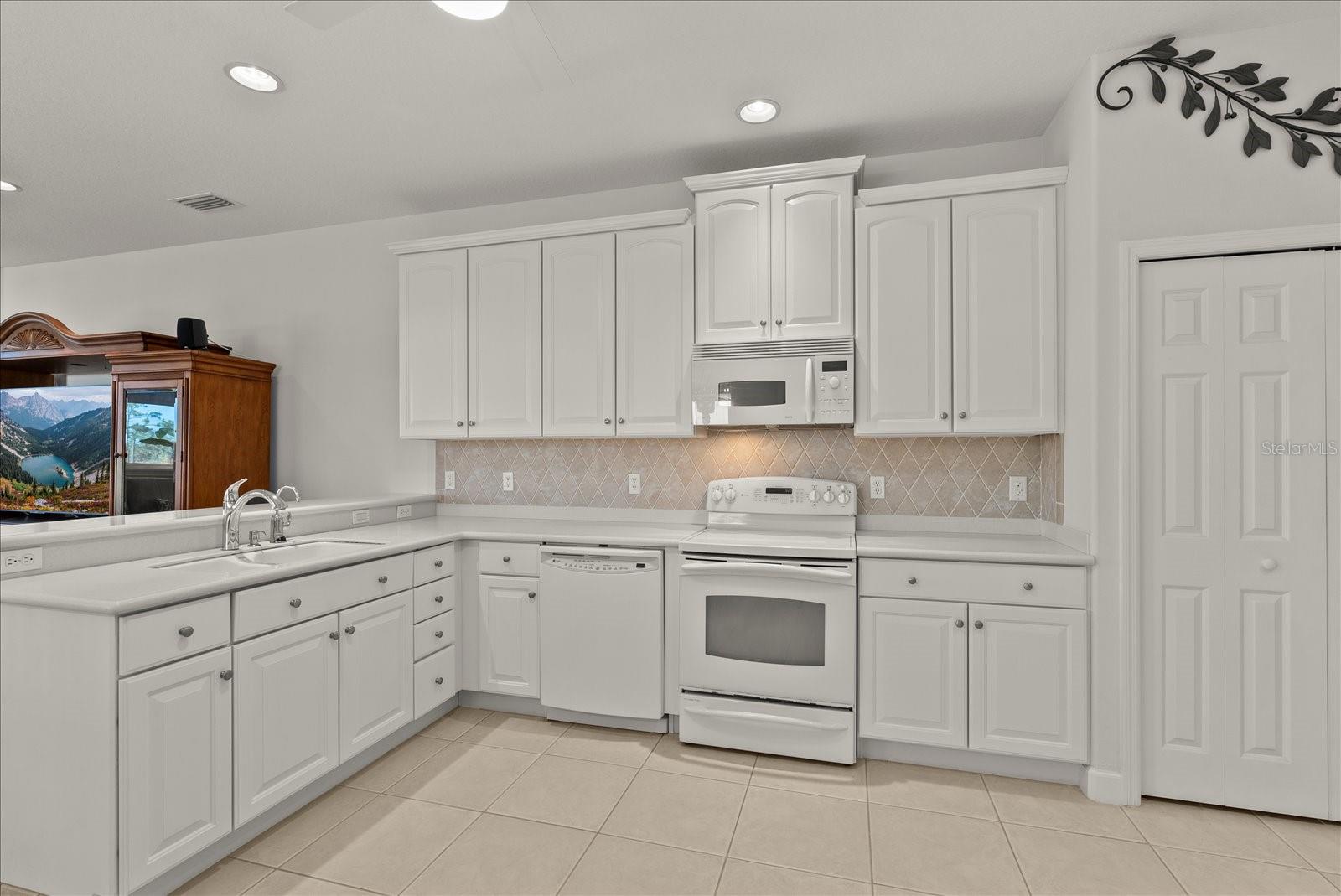 STONEYBROOK AT VENICE - Residential