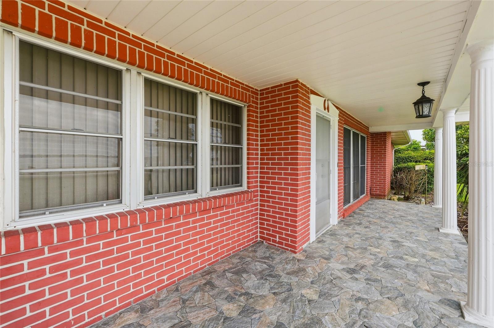 1475 S LAKE HOWARD DRIVE