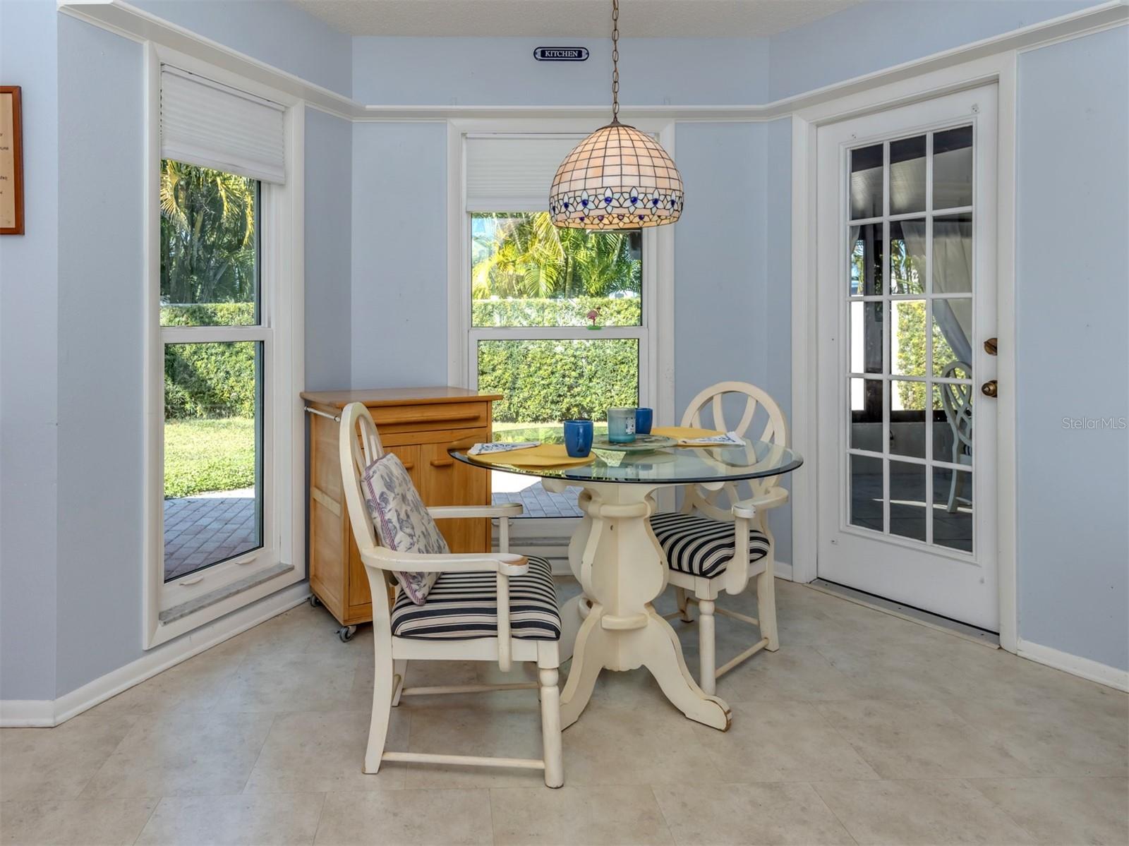 LAUREL HOLLOW - Residential