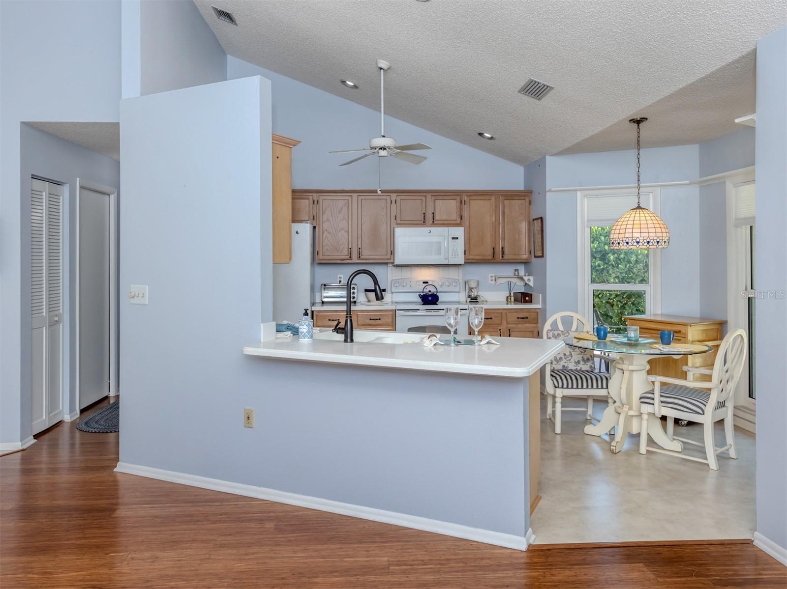 LAUREL HOLLOW - Residential