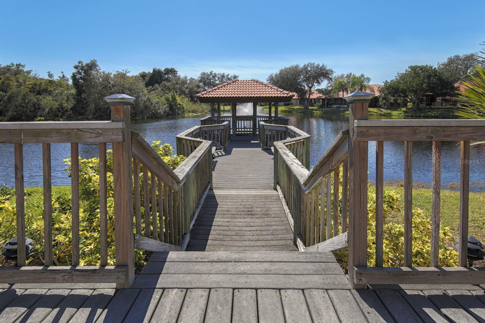 LAUREL HOLLOW - Residential