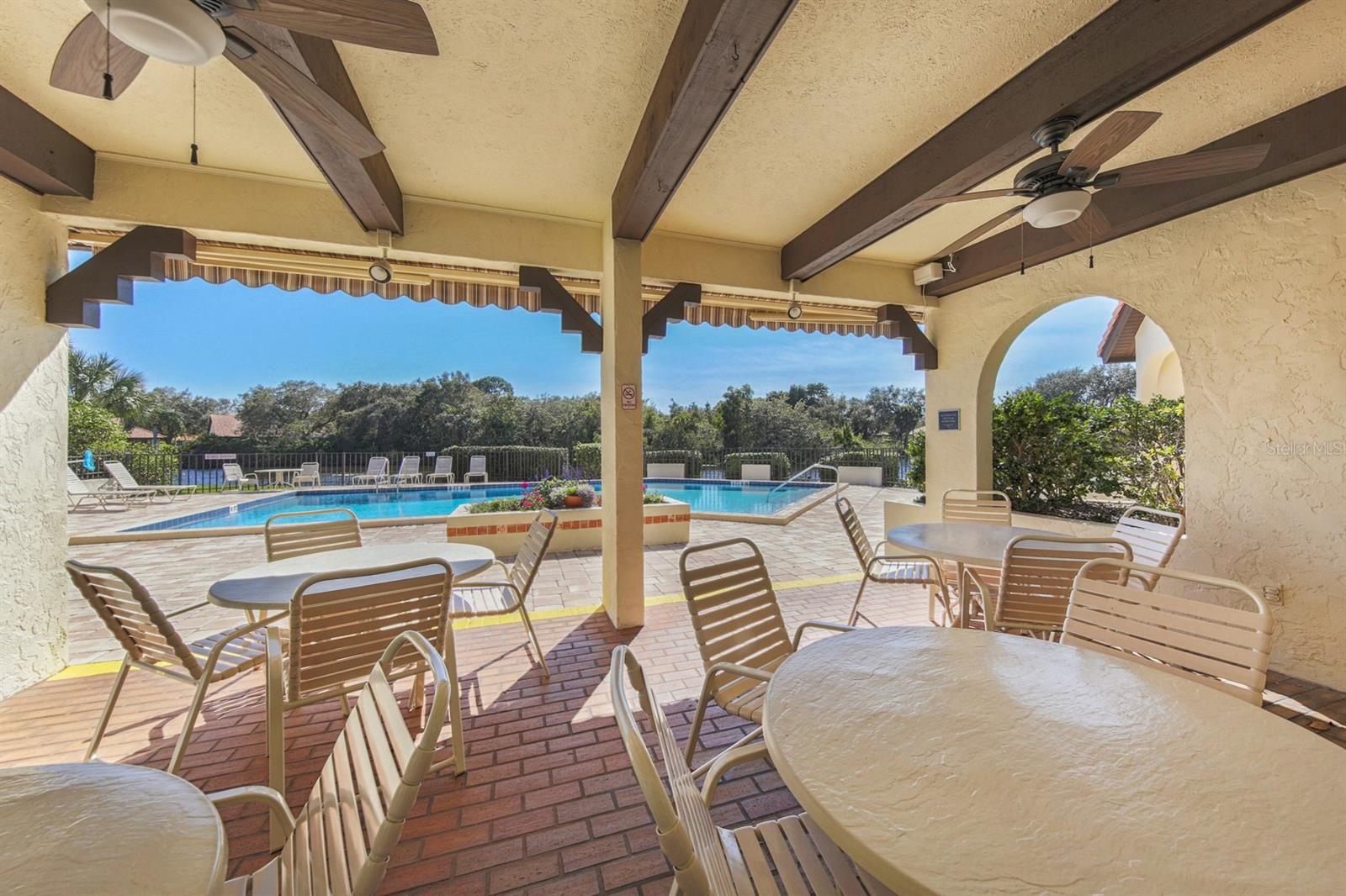 LAUREL HOLLOW - Residential