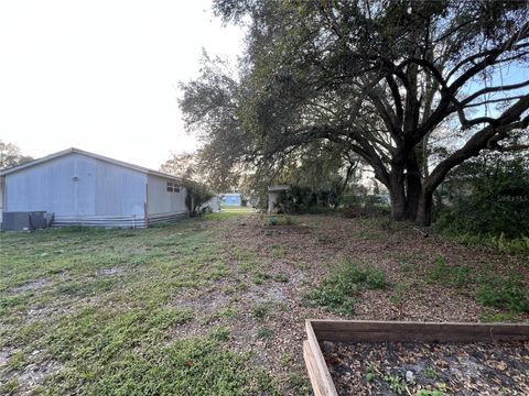 A home in WINTER HAVEN