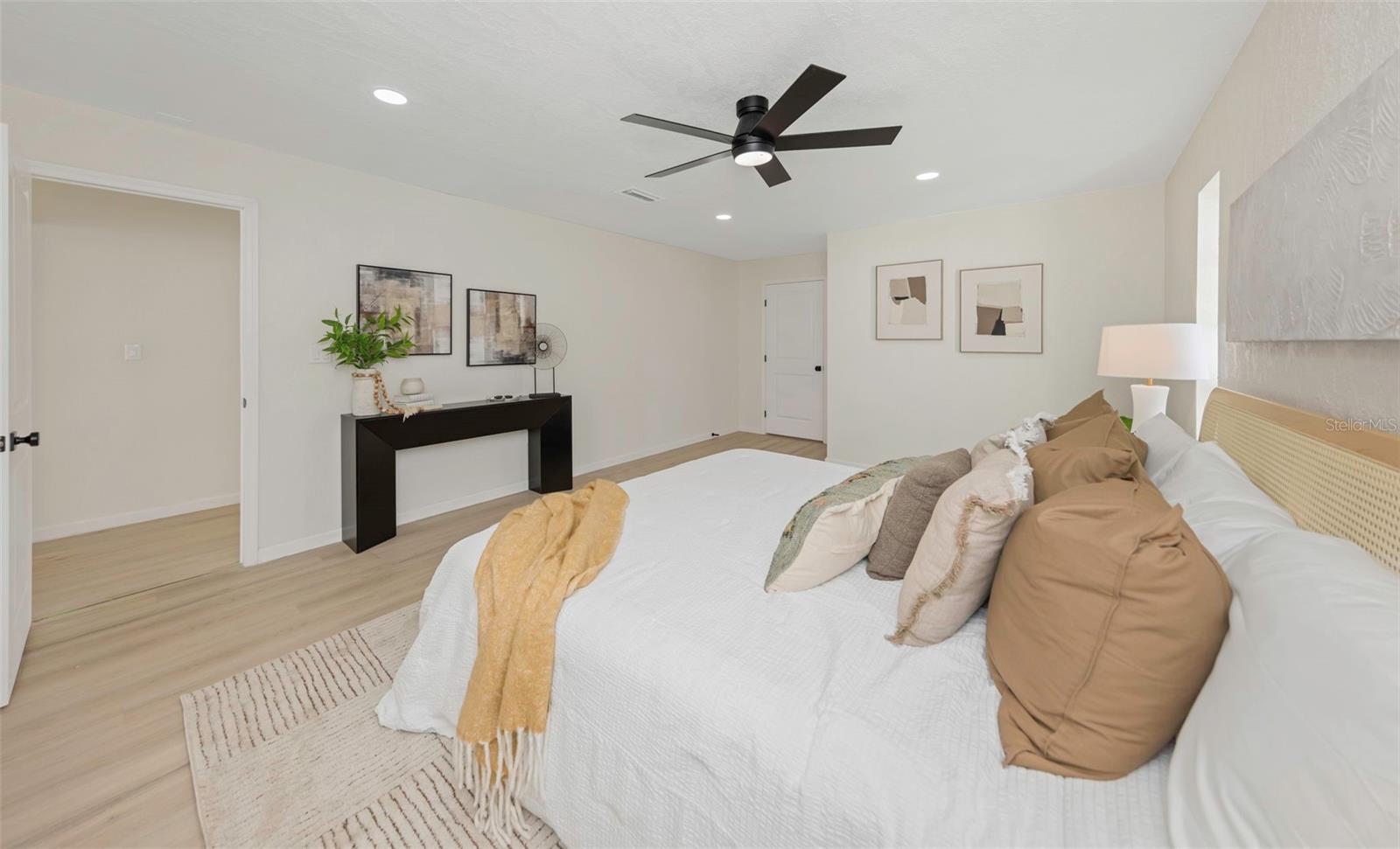 RIDGEWOOD RIVIERA - Residential