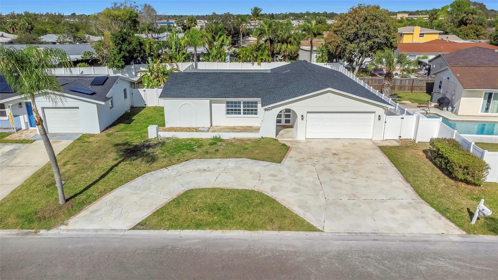 RIDGEWOOD RIVIERA - Residential