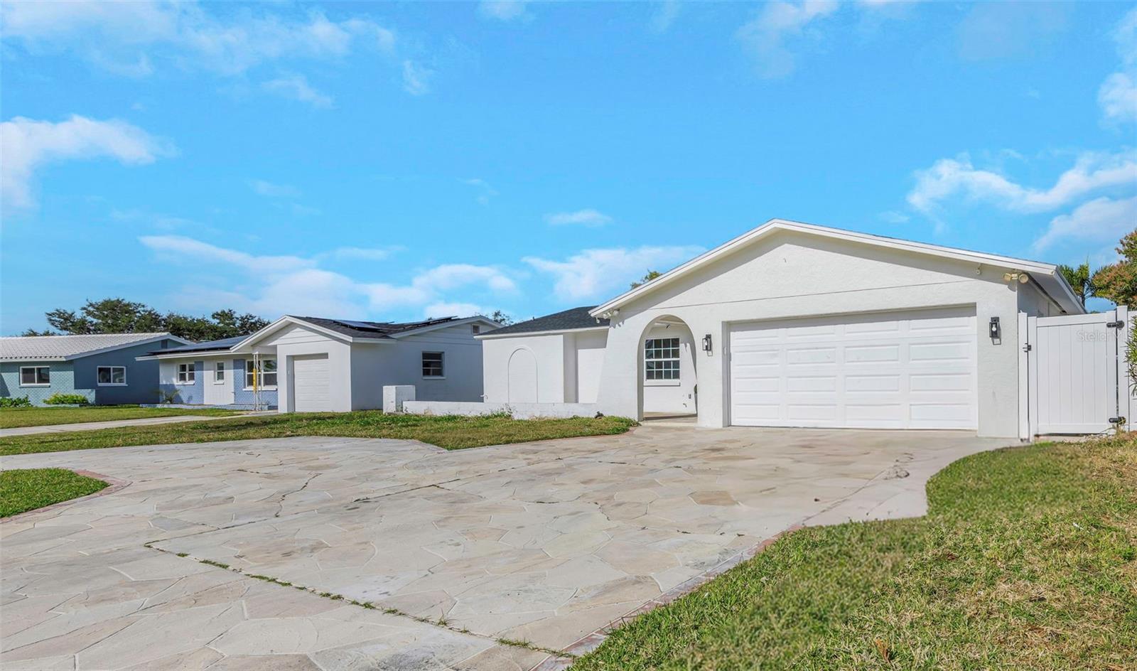 RIDGEWOOD RIVIERA - Residential