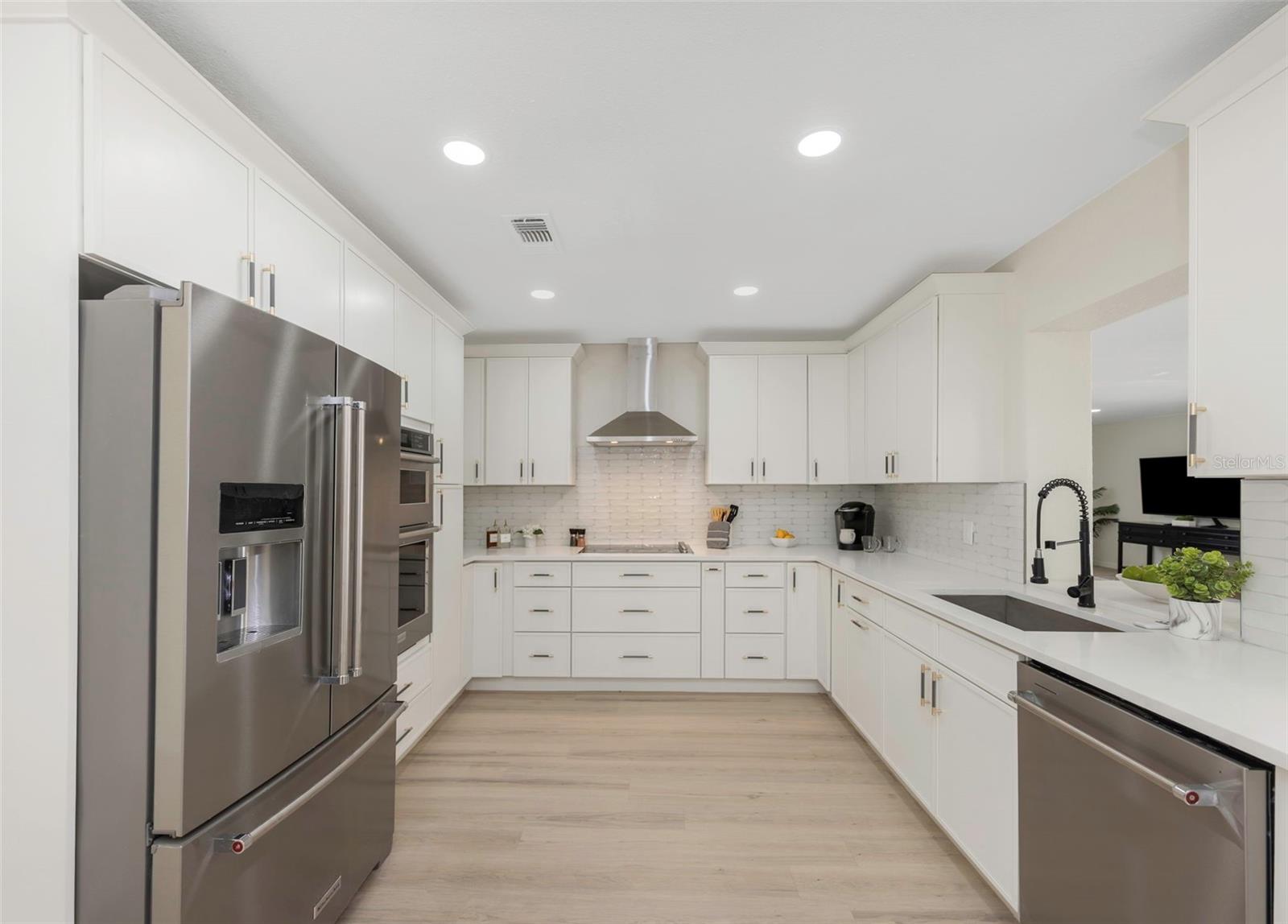 RIDGEWOOD RIVIERA - Residential