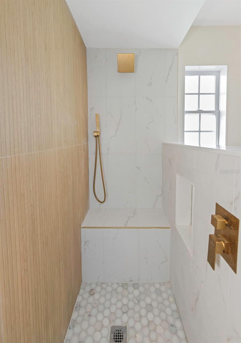 RIDGEWOOD RIVIERA - Residential