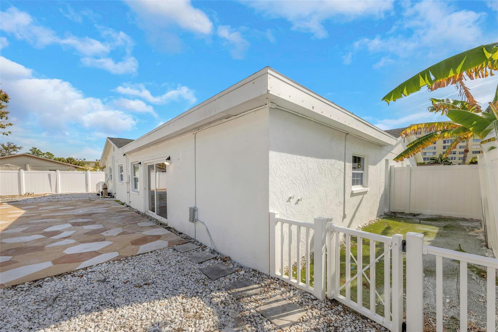 RIDGEWOOD RIVIERA - Residential