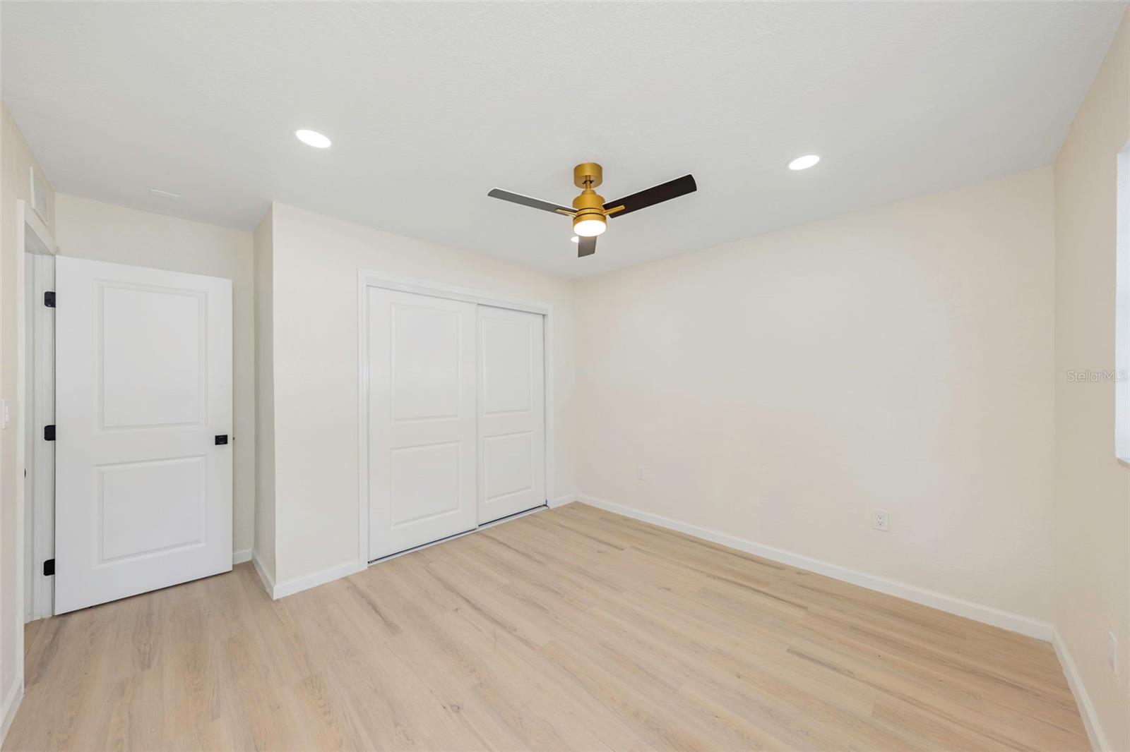 RIDGEWOOD RIVIERA - Residential