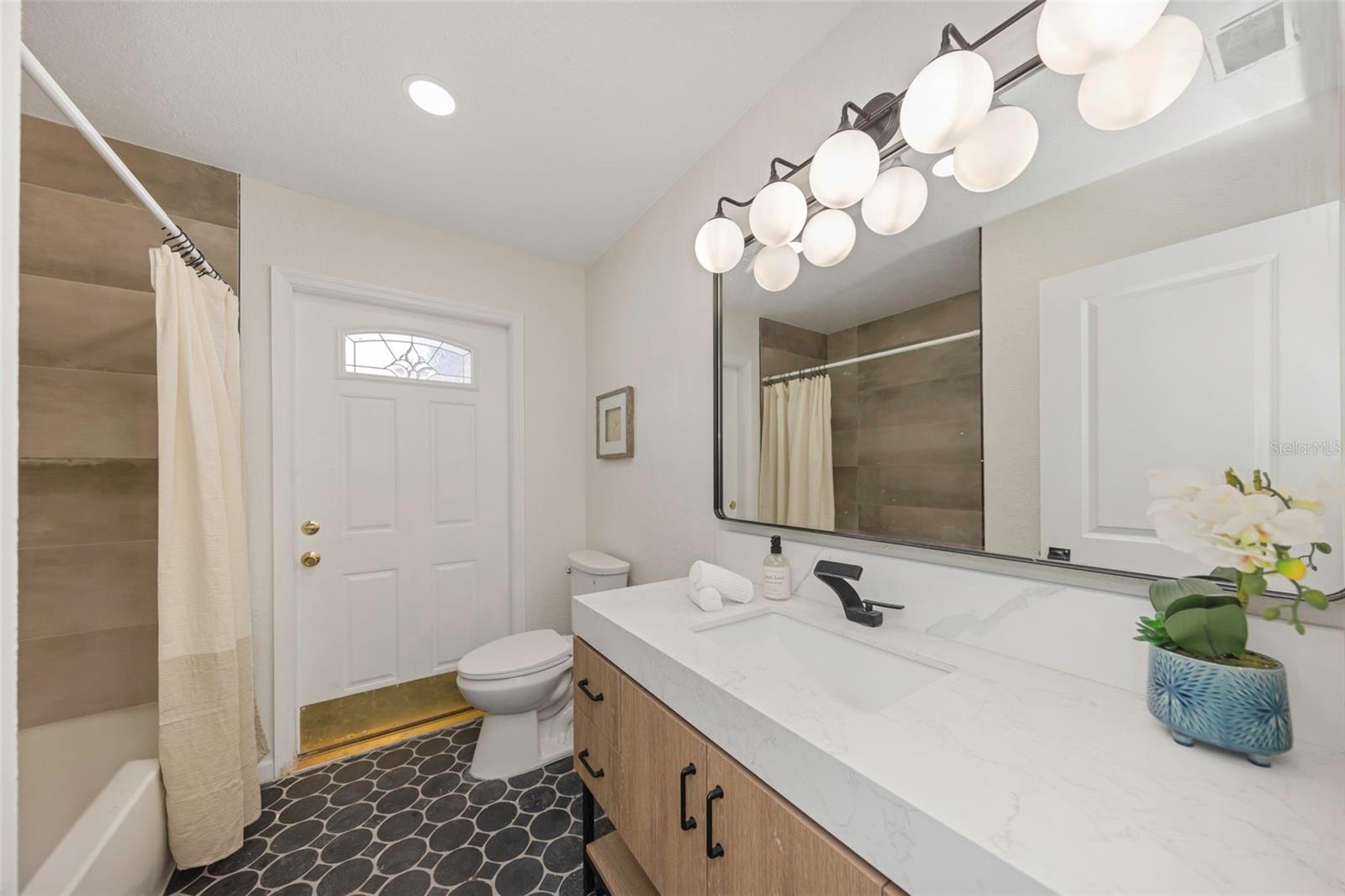 RIDGEWOOD RIVIERA - Residential